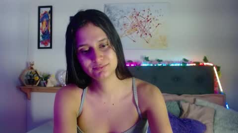 V A L E N T I N I online show from 12-03-25, 07:34