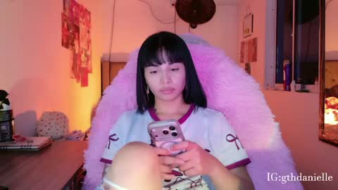 Snapshot of valentinna_5 chatting on 05-13-26, 04:21 Danielle Please help me to reach 300 thumbs up online show from 05-13-26, 04:21
