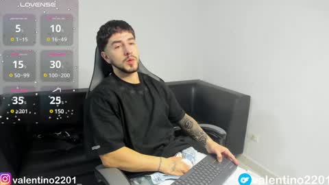 valentino online show from 12-12-24, 11:25