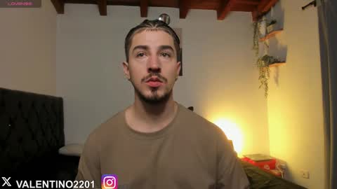 valentino online show from 11-10-25, 12:09