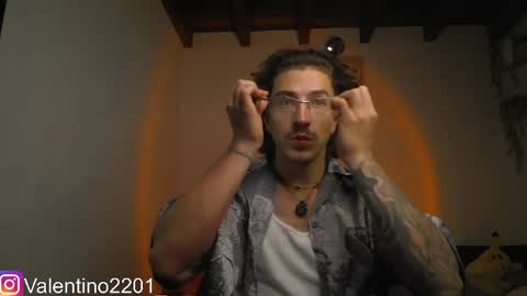 Valentino - 15 OFF valentino2201 online show from 04-10-26, 01:11