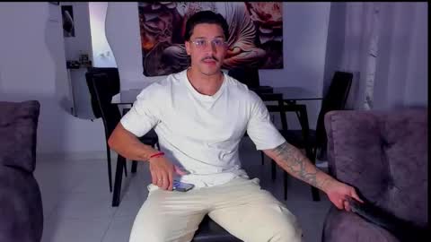    online show from 02-03-26, 08:25