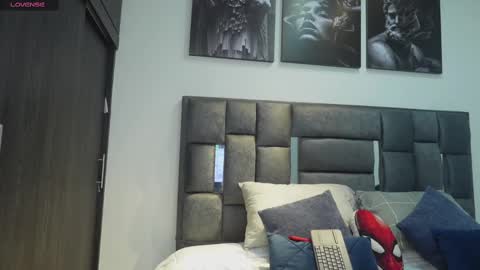 Valentino Ferrari online show from 02-15-25, 09:37