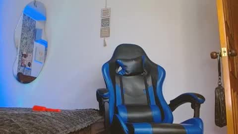 Mistery Guy online show from 11-17-25, 02:17