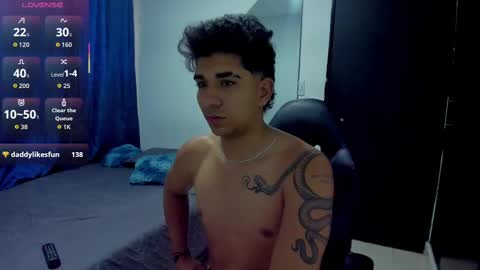 Snapshot of valentino_santos chatting on 09-30-25, 12:21 valentino santos online show from 09-30-25, 12:21