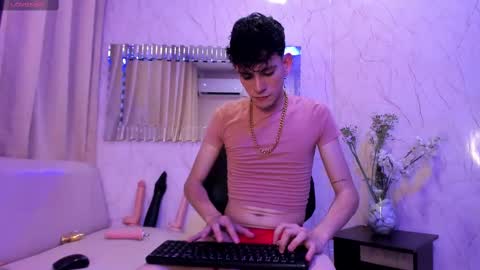 Snapshot of valentinomoreti chatting on 02-27-25, 04:09 Valentino online show from 02-27-25, 04:09