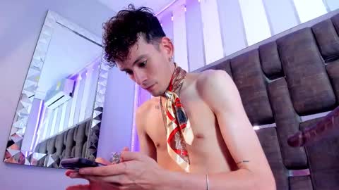 Snapshot of valentinomoreti chatting on 12-05-25, 05:49 Valentino online show from 12-05-25, 05:49