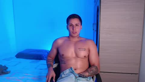 Snapshot of valentinosex_1 chatting on 06-22-26, 09:01 VALENTINO online show from 06-22-26, 09:01