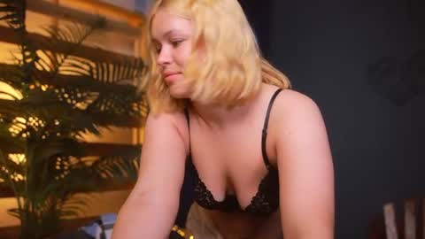 Snapshot of valeri______ chatting on 06-20-26, 07:05 valeri______ online show from 06-20-26, 07:05