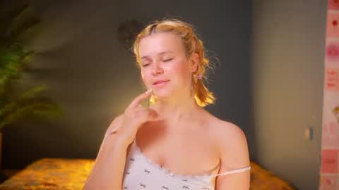 Snapshot of valeri______ chatting on 06-27-26, 07:57 valeri______ online show from 06-27-26, 07:57