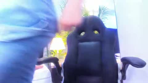 Snapshot of valeri_tafur chatting on 10-04-25, 11:08 valeri_tafur online show from 10-04-25, 11:08