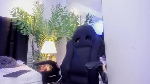 Snapshot of valeri_tafur chatting on 10-04-25, 11:14 valeri_tafur online show from 10-04-25, 11:14