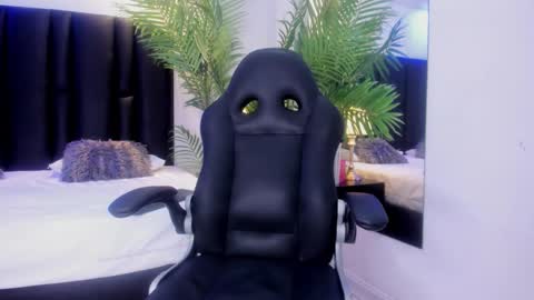 Snapshot of valeri_tafur chatting on 10-20-25, 11:05 valeri_tafur online show from 10-20-25, 11:05