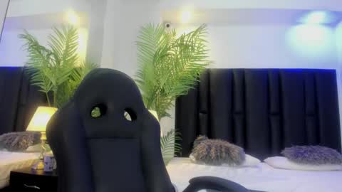 Snapshot of valeri_tafur chatting on 10-24-25, 11:06 valeri_tafur online show from 10-24-25, 11:06