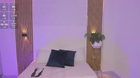 Valeria Acosta online show from 05-07-26, 12:05