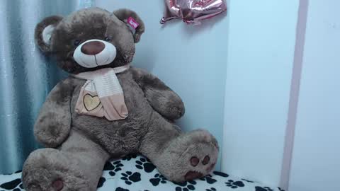 Snapshot of valeria_fiery chatting on 12-20-24, 04:57 VALERIA online show from 12-20-24, 04:57