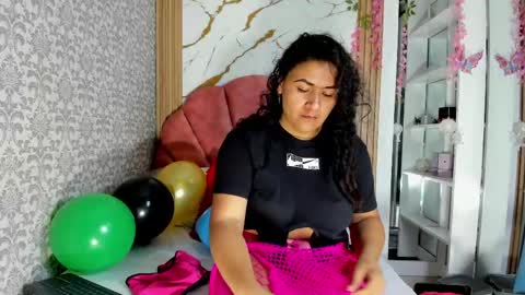 Snapshot of valeria_rivera1 chatting on 04-16-26, 07:14 Costume lover online show from 04-16-26, 07:14