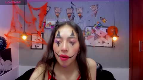 Snapshot of valeria_rossi7 chatting on 10-31-25, 03:46 Valeria online show from 10-31-25, 03:46