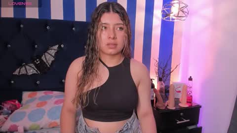 Snapshot of valeria_rouse28 chatting on 10-25-25, 05:30 valeria_rouse28 online show from 10-25-25, 05:30