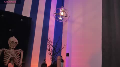 Snapshot of valeria_rouse28 chatting on 10-31-25, 05:58 valeria_rouse28 online show from 10-31-25, 05:58