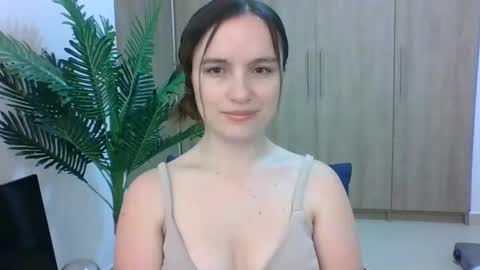 valeriafrannco online show from 01-21-25, 12:04