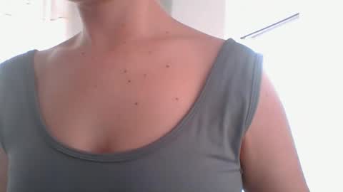 Snapshot of valeriafrannco chatting on 03-27-26, 09:03 valeriafrannco online show from 03-27-26, 09:03