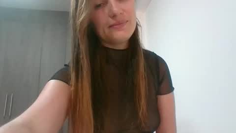 Snapshot of valeriafrannco chatting on 04-10-26, 04:17 valeriafrannco online show from 04-10-26, 04:17