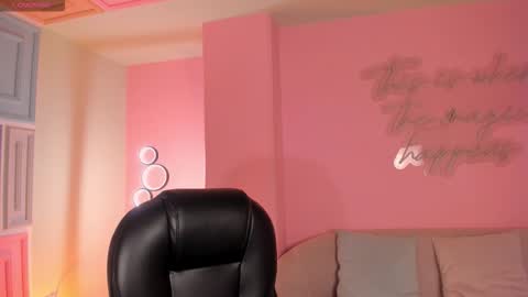 Snapshot of valeriariverax chatting on 10-20-25, 12:11 Valeria online show from 10-20-25, 12:11