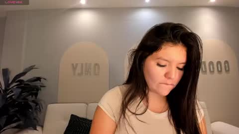 Valeria online show from 06-22-26, 11:40