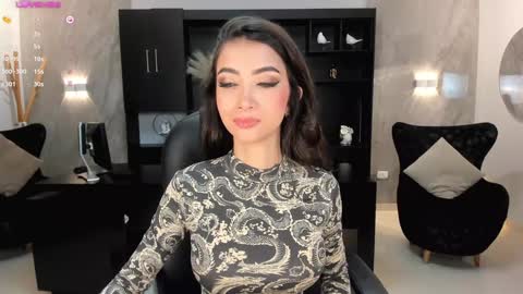 Snapshot of valeriavelvet chatting on 01-08-25, 11:43 Vale online show from 01-08-25, 11:43