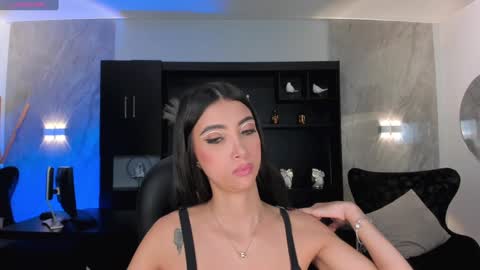 Snapshot of valeriavelvet chatting on 01-11-25, 06:12 Vale online show from 01-11-25, 06:12