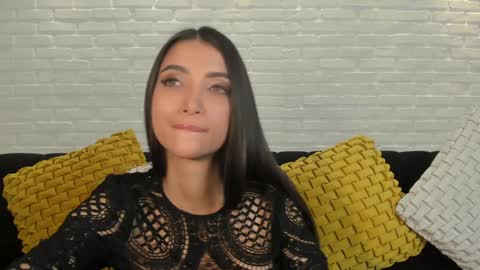 Snapshot of valeriavelvet chatting on 01-16-25, 06:06 Vale online show from 01-16-25, 06:06