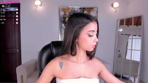 Snapshot of valeriavelvet chatting on 02-07-25, 06:45 Vale online show from 02-07-25, 06:45