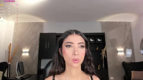 Snapshot of valeriavelvet chatting on 03-08-25, 11:58 Vale online show from 03-08-25, 11:58