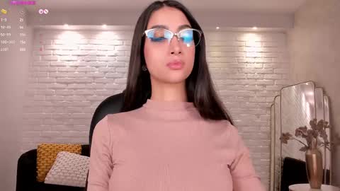 Snapshot of valeriavelvet chatting on 03-10-25, 06:01 Vale online show from 03-10-25, 06:01