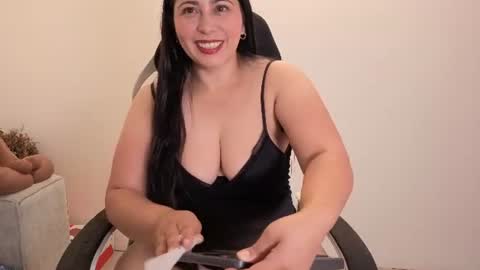 Snapshot of valeriavg_ chatting on 06-20-26, 11:24 VALERIA online show from 06-20-26, 11:24