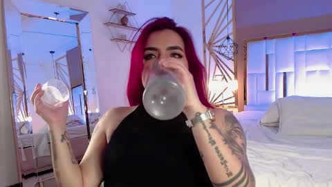 Snapshot of valerie__miller_ chatting on 04-02-26, 08:17 Valerie online show from 04-02-26, 08:17