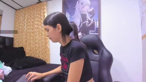 Snapshot of valerie__skinny chatting on 06-22-26, 03:58 valeri online show from 06-22-26, 03:58