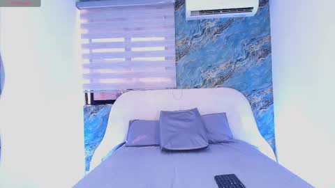 Snapshot of valerie_arias chatting on 05-22-26, 07:30 Valerie online show from 05-22-26, 07:30