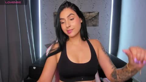 Snapshot of valerie_corthez chatting on 05-05-26, 06:49 VALERIE online show from 05-05-26, 06:49