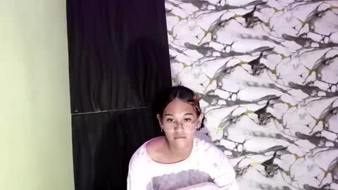 Snapshot of valerie_lure chatting on 06-03-26, 02:33 addy online show from 06-03-26, 02:33