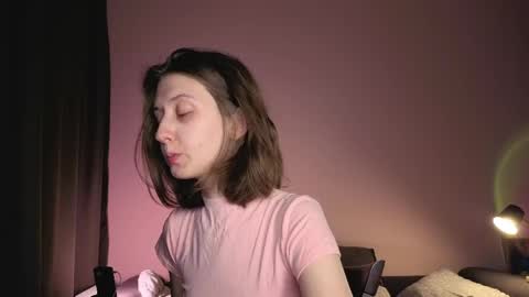 Snapshot of valerie_mooon chatting on 04-19-26, 07:16 Kristi moony online show from 04-19-26, 07:16