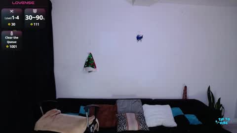 Snapshot of valerie_smile chatting on 12-16-24, 05:17 Valerie online show from 12-16-24, 05:17