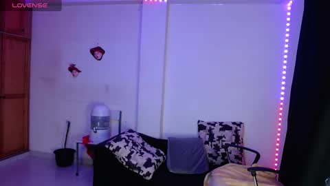 Snapshot of valerie_smile chatting on 03-10-25, 10:59 Valerie online show from 03-10-25, 10:59