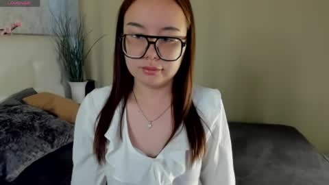 Snapshot of valerie_yatess chatting on 06-05-26, 01:23 Eva online show from 06-05-26, 01:23
