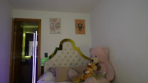 valeriecollinss_ online show from 06-02-26, 01:18