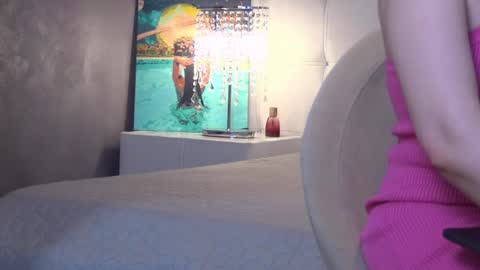 Snapshot of valeriecoy chatting on 04-30-26, 11:38 Valerie online show from 04-30-26, 11:38