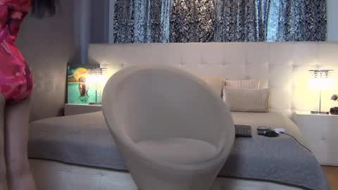 Snapshot of valeriecoy chatting on 05-07-26, 11:48 Valerie online show from 05-07-26, 11:48