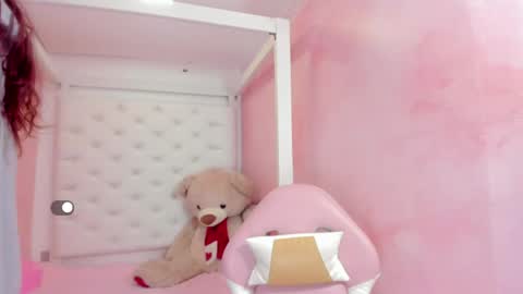 Snapshot of valeriecute18 chatting on 03-28-26, 11:21 valerie online show from 03-28-26, 11:21