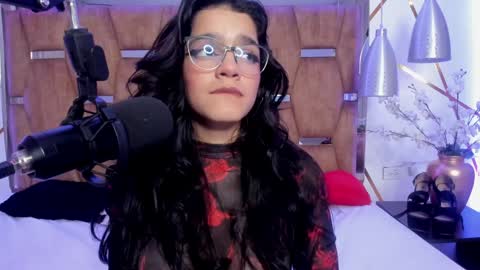 Snapshot of valeriekay_ chatting on 01-23-25, 03:43 Valeria online show from 01-23-25, 03:43